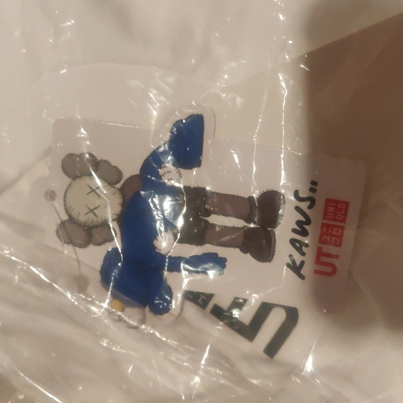 BNWT Uniqlo X KAWS BFF Pocket Tee TShirt size S - Picture 2 of 4